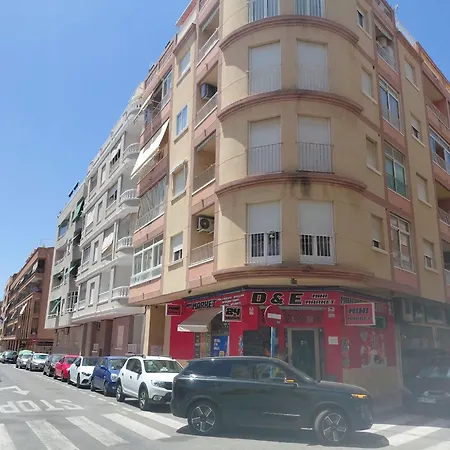Beach, Centre Garage شقة تورّيفيِخا